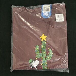 Market Peanut Desert Star  T-Shirt with Cactus and Snoopy Design